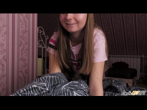 ❤️ Blondie BFF-ya xwe bi kûr dimije û di devê xwe de diqelişe Pornoya malê li porno ku.pornxlxx.ru ❌️❤